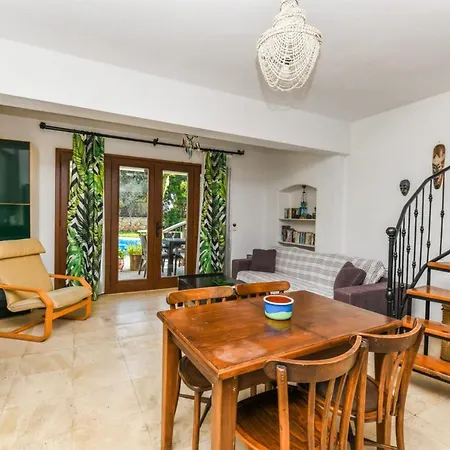 Duplex House With Shared Pool Near Beach In Apartment